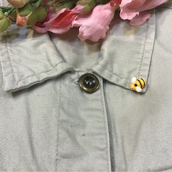 3/$9.00 Bumble Bee Lapel Pin - Picture 1 of 2